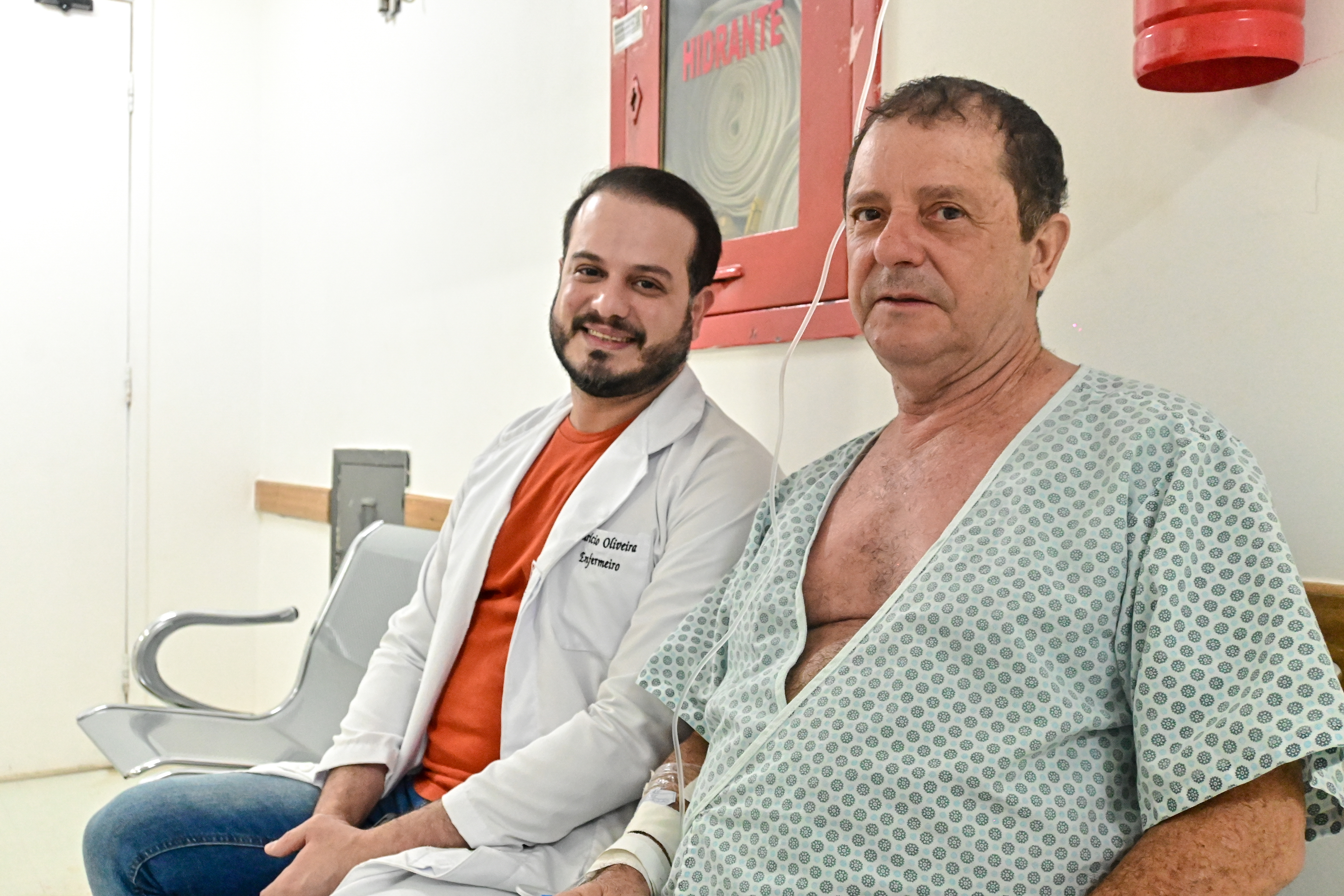 Capa da notícia: Hospital de Base é referência em quebra de cálculo renal sem cirurgia