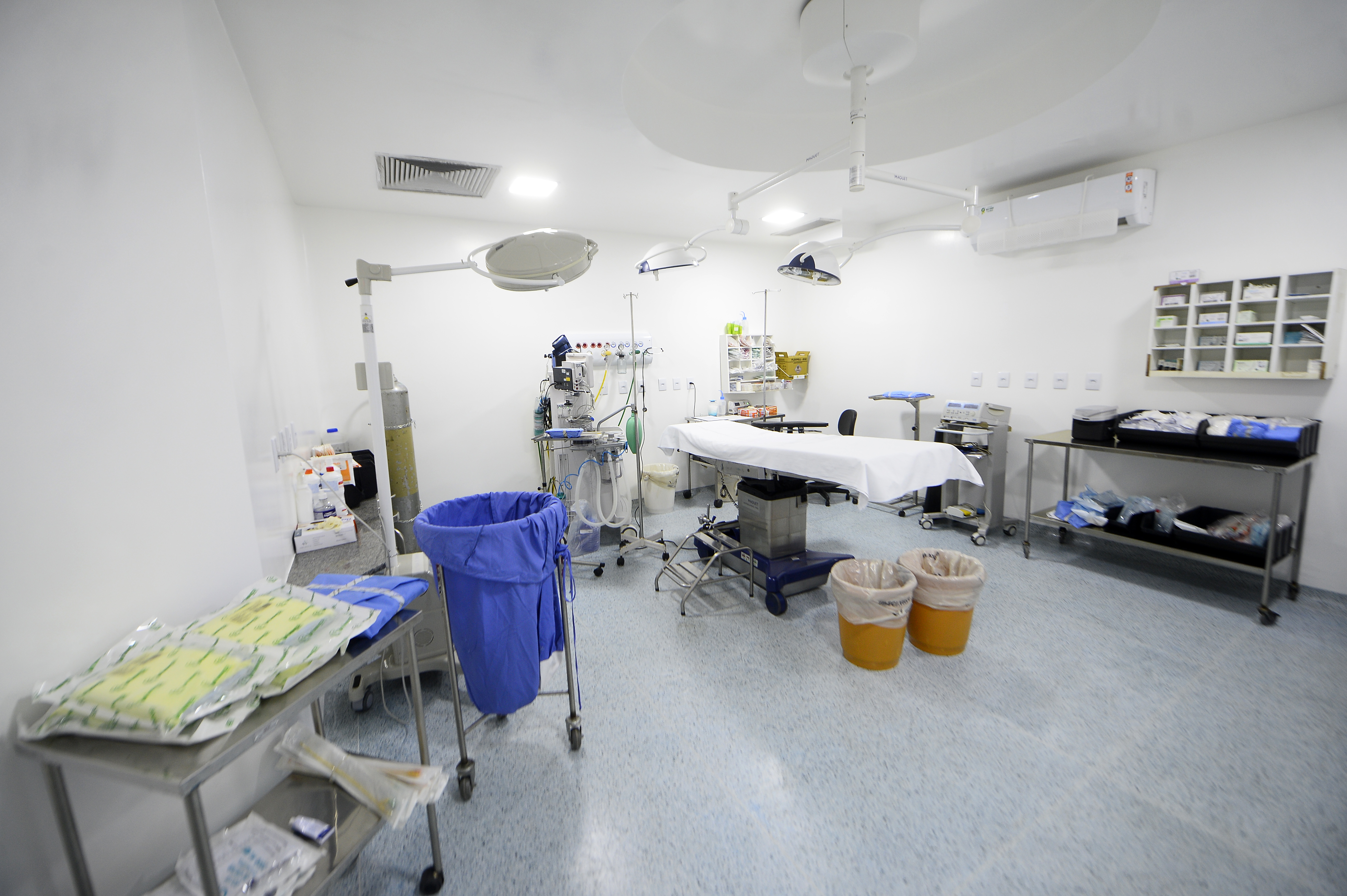 Capa da notícia: Centro cirúrgico do Hospital Regional de Samambaia retoma funcionamento com ambiente renovado