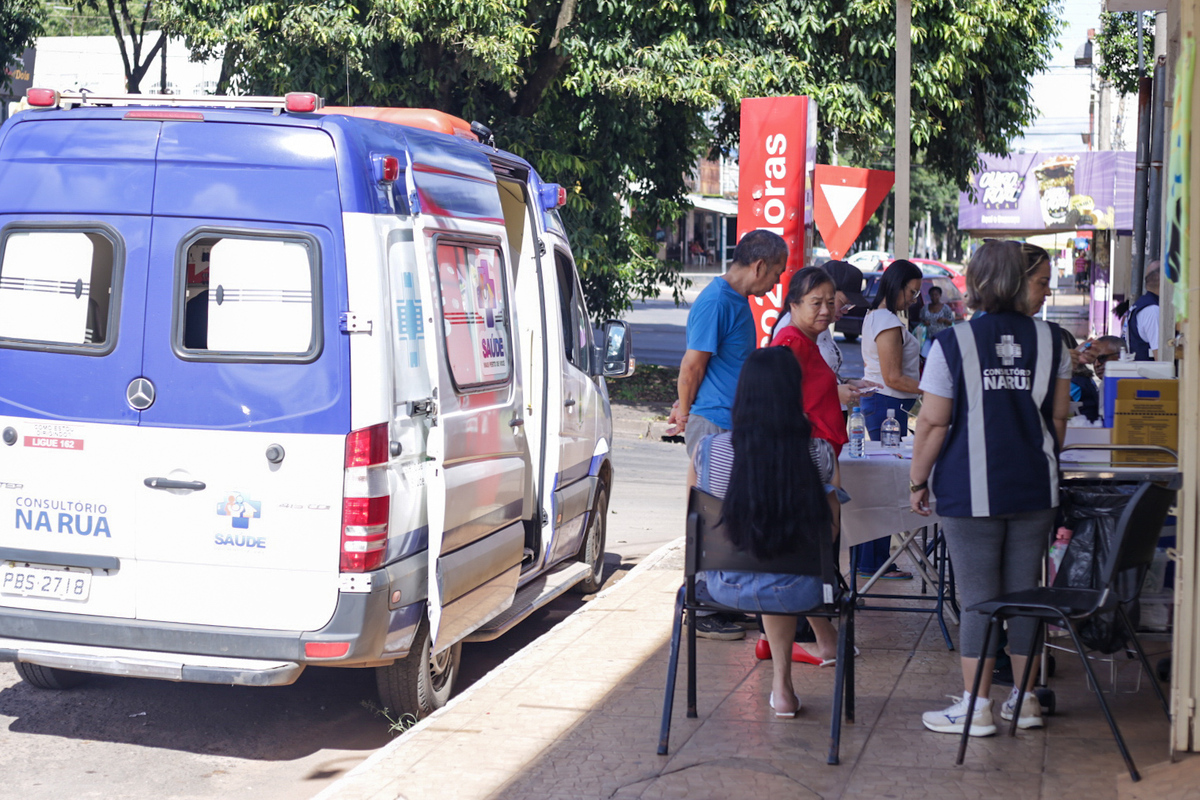Capa da notícia: Carro da Vacina já levou mais de 41 mil doses para população da Região Oeste