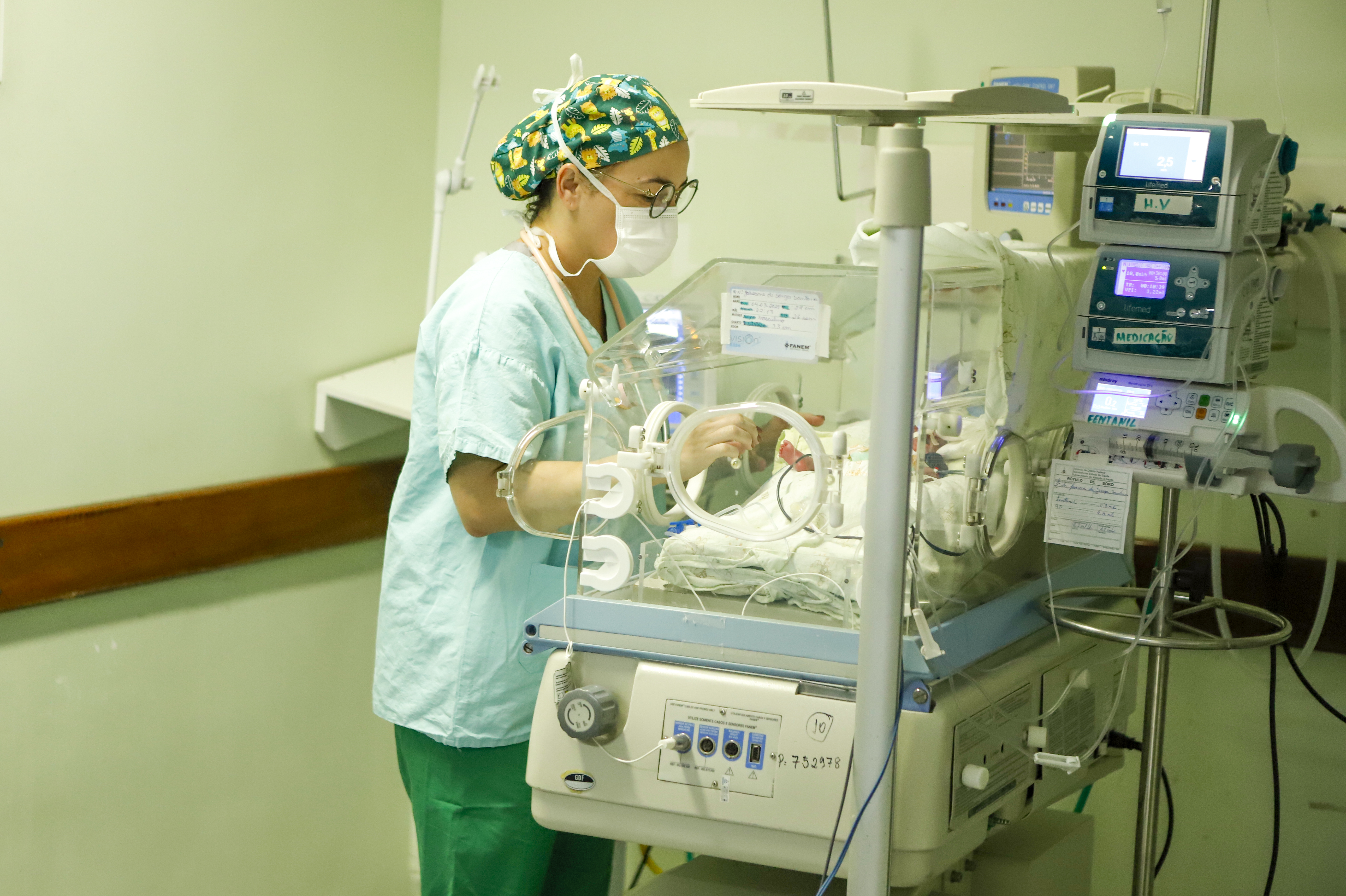 Capa da notícia: Saúde altera cronograma de seleção para médicos generalistas e neonatologistas