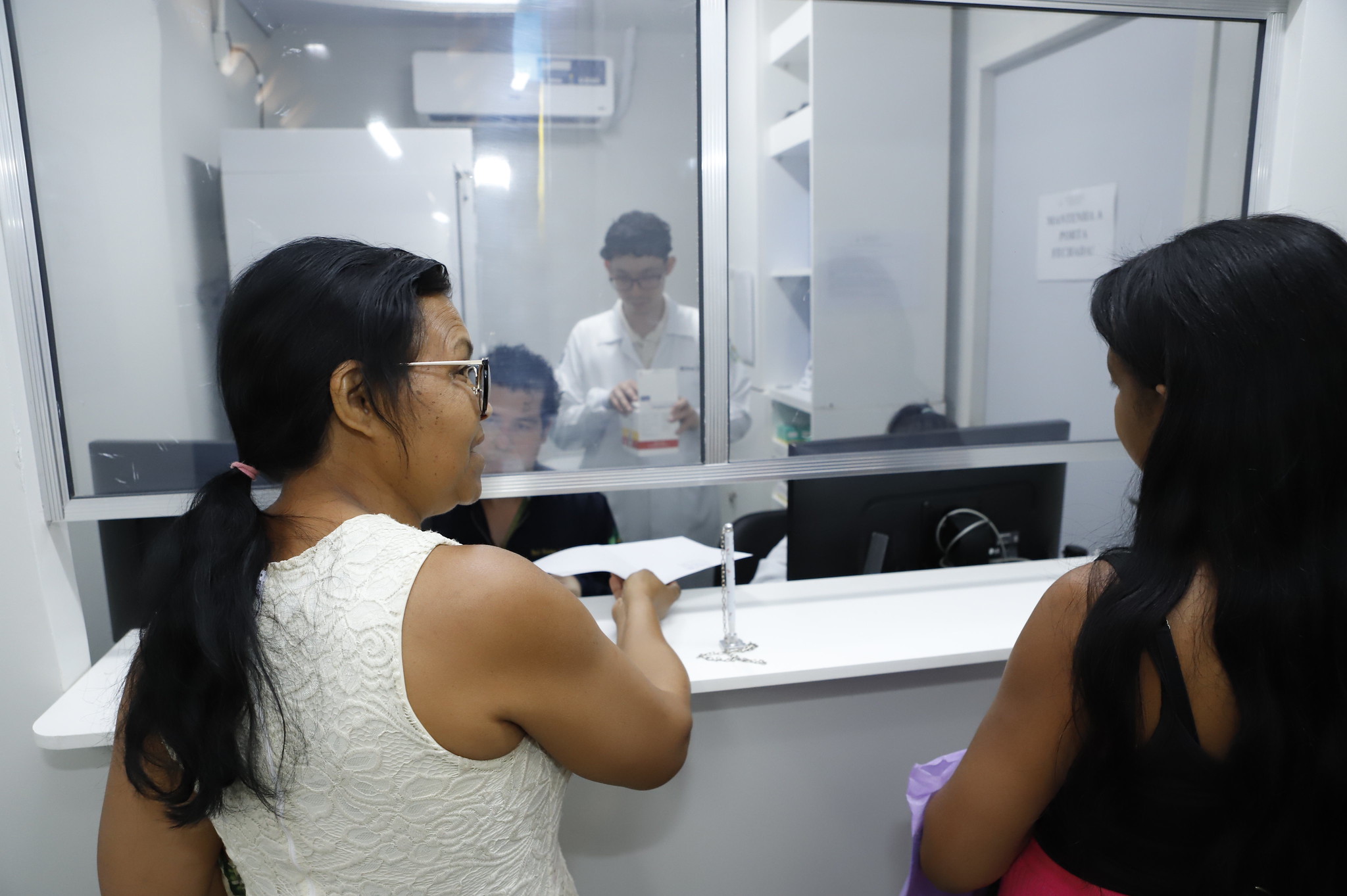 Capa da notícia: Ampliação do horário da farmácia oncológica do HRT facilita acesso e acolhimento a pacientes
