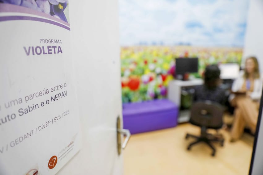 Capa da notícia: SES-DF capacita profissionais da saúde sobre fatores de risco para violência doméstica e feminicídio