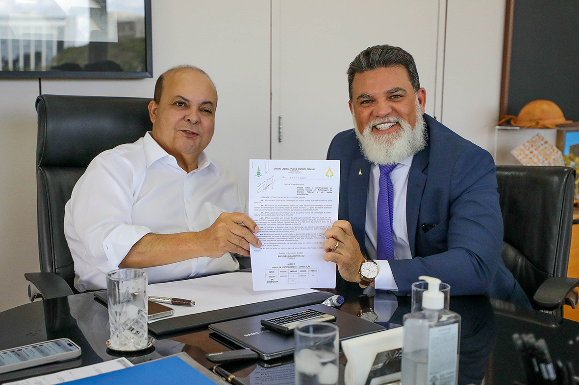 Capa da notícia: Assinado reajuste de 15% da carreira de técnico em enfermagem
