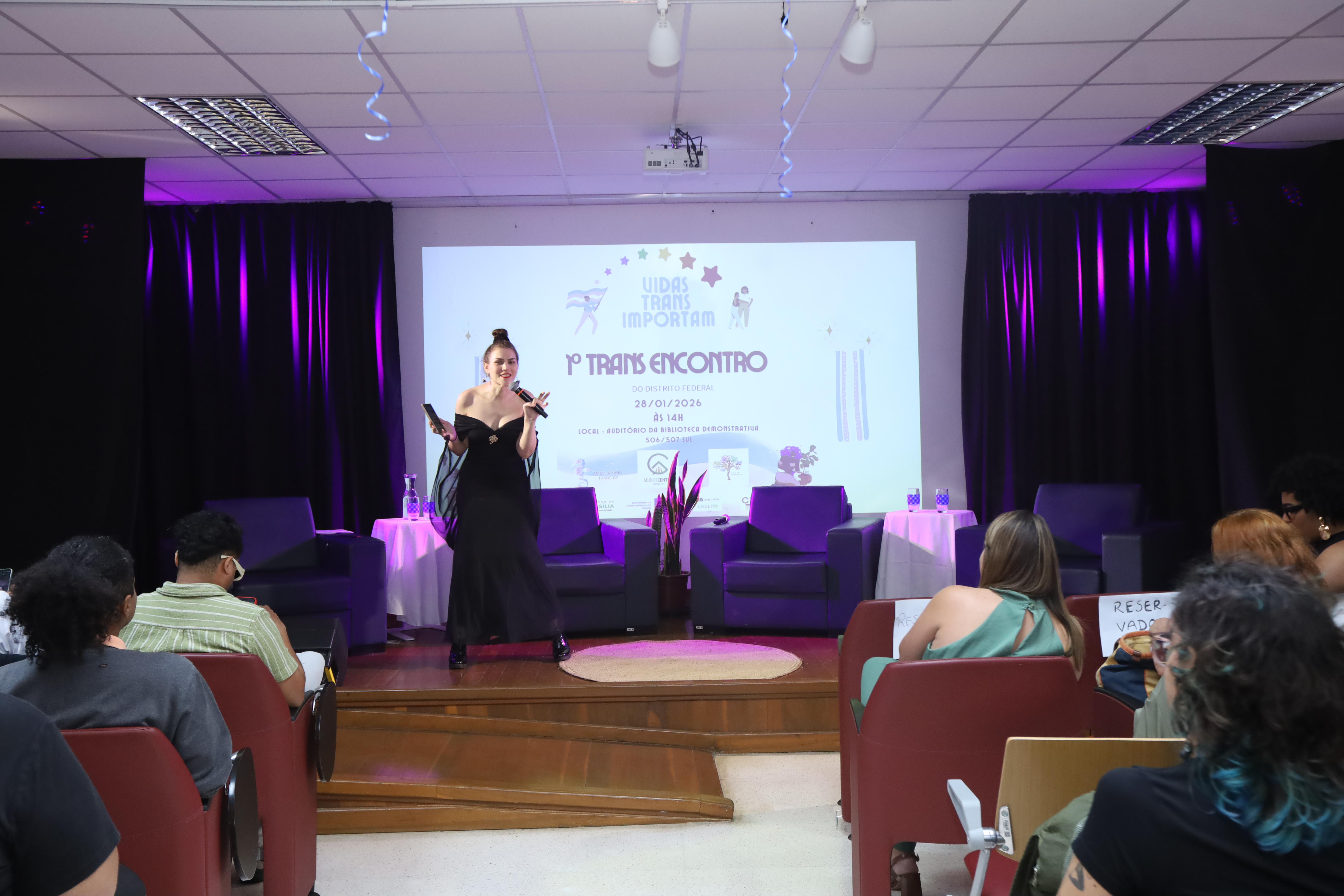 Capa da notícia: Saúde participa do primeiro TransEncontro no DF