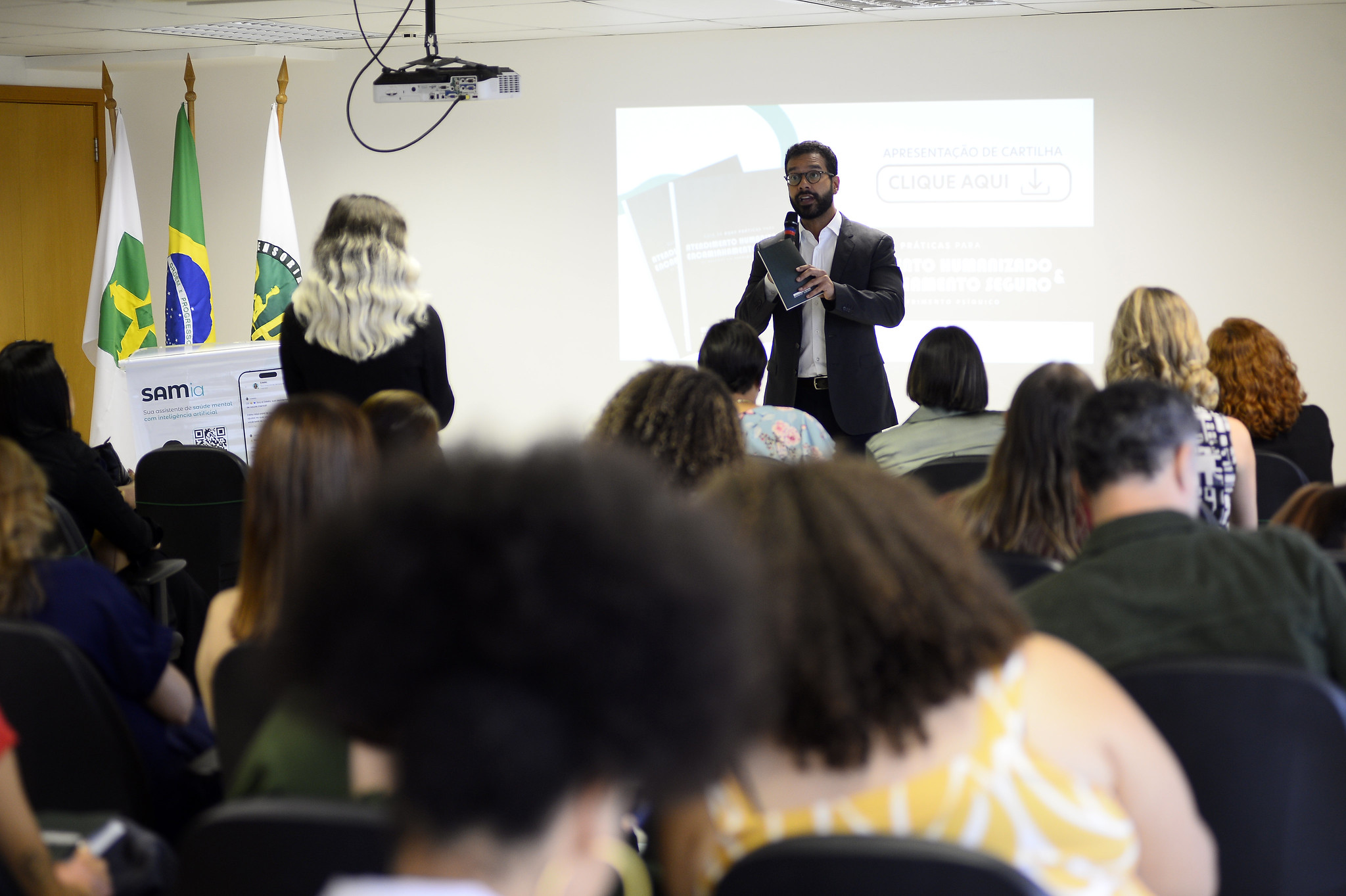 Capa da notícia: DF lança guia de boas práticas para atendimento a pessoas em sofrimento psíquico