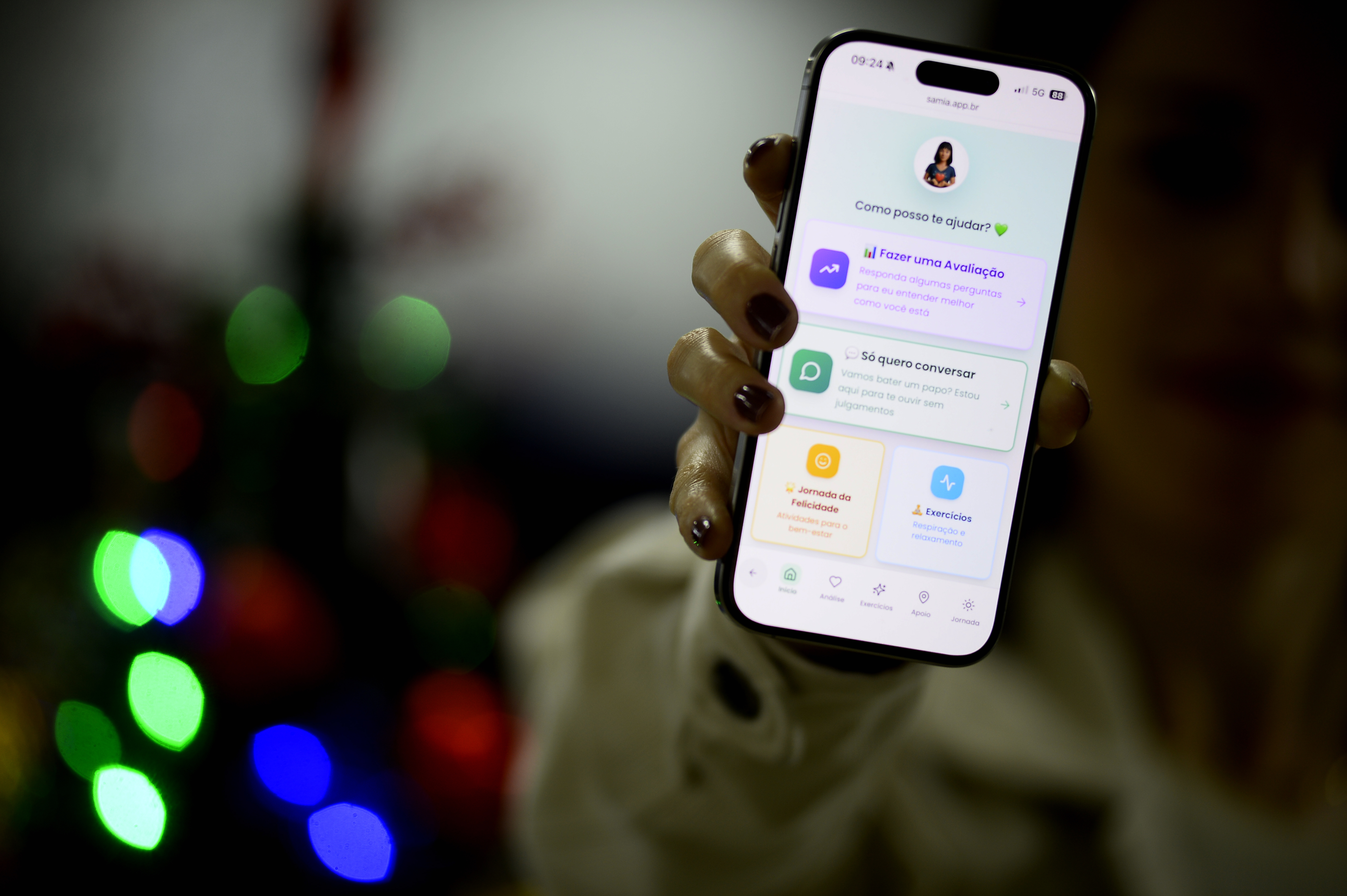 Capa da notícia: SAMia: aplicativo gratuito de inteligência artificial fortalece cuidado em saúde mental no DF