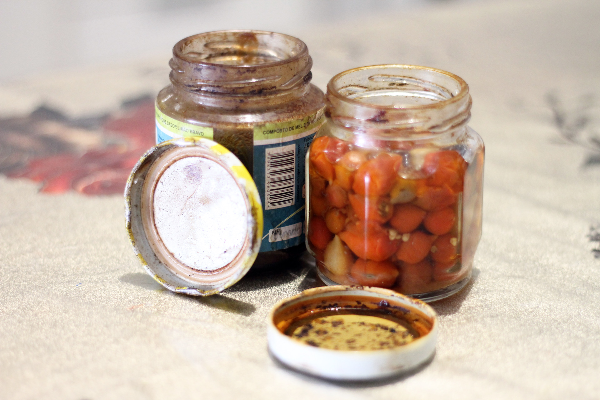 Capa da notícia: Saúde alerta para riscos em consumo de alimentos vencidos