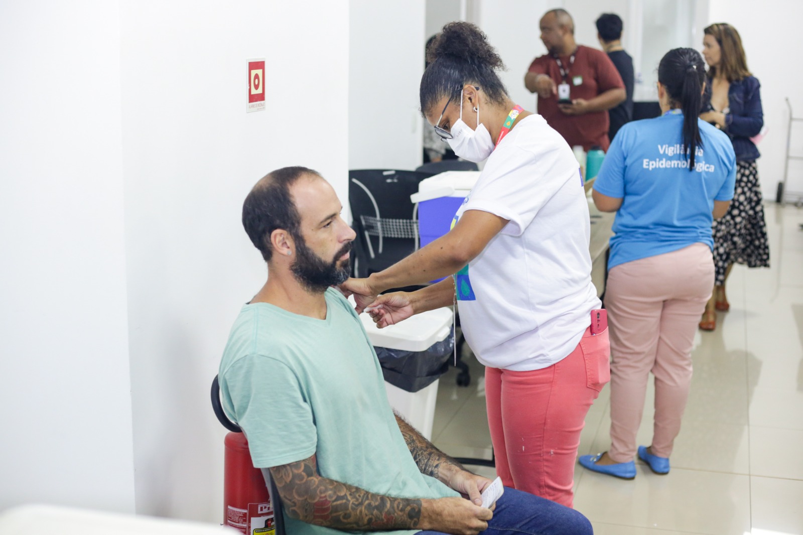 Capa da notícia: Contra gripe, dengue, covid e outras doenças: DF terá ampla oferta de vacina neste sábado (6)