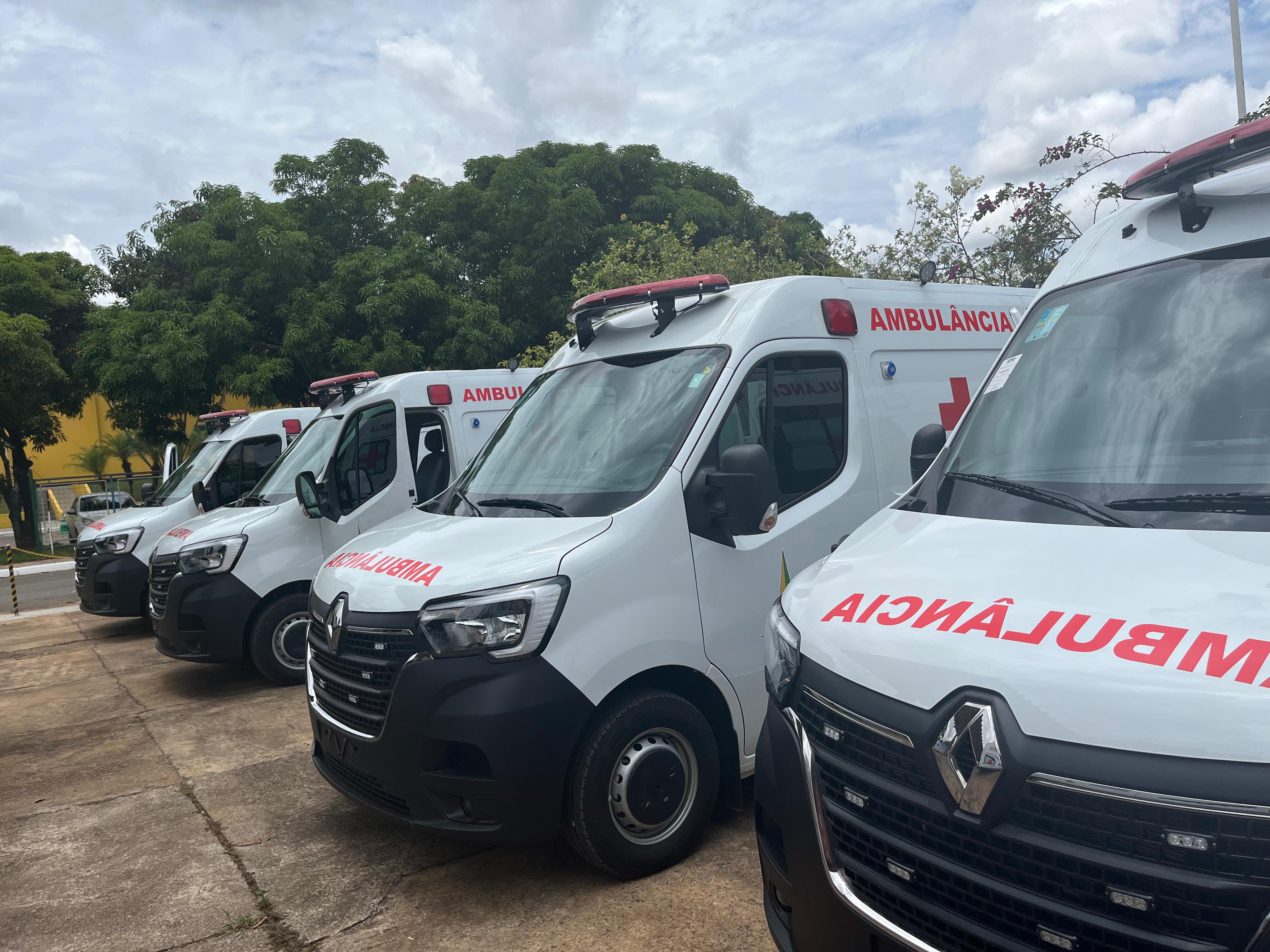 Capa da notícia: Secretaria de Saúde recebe mais nove ambulâncias para transporte de pacientes