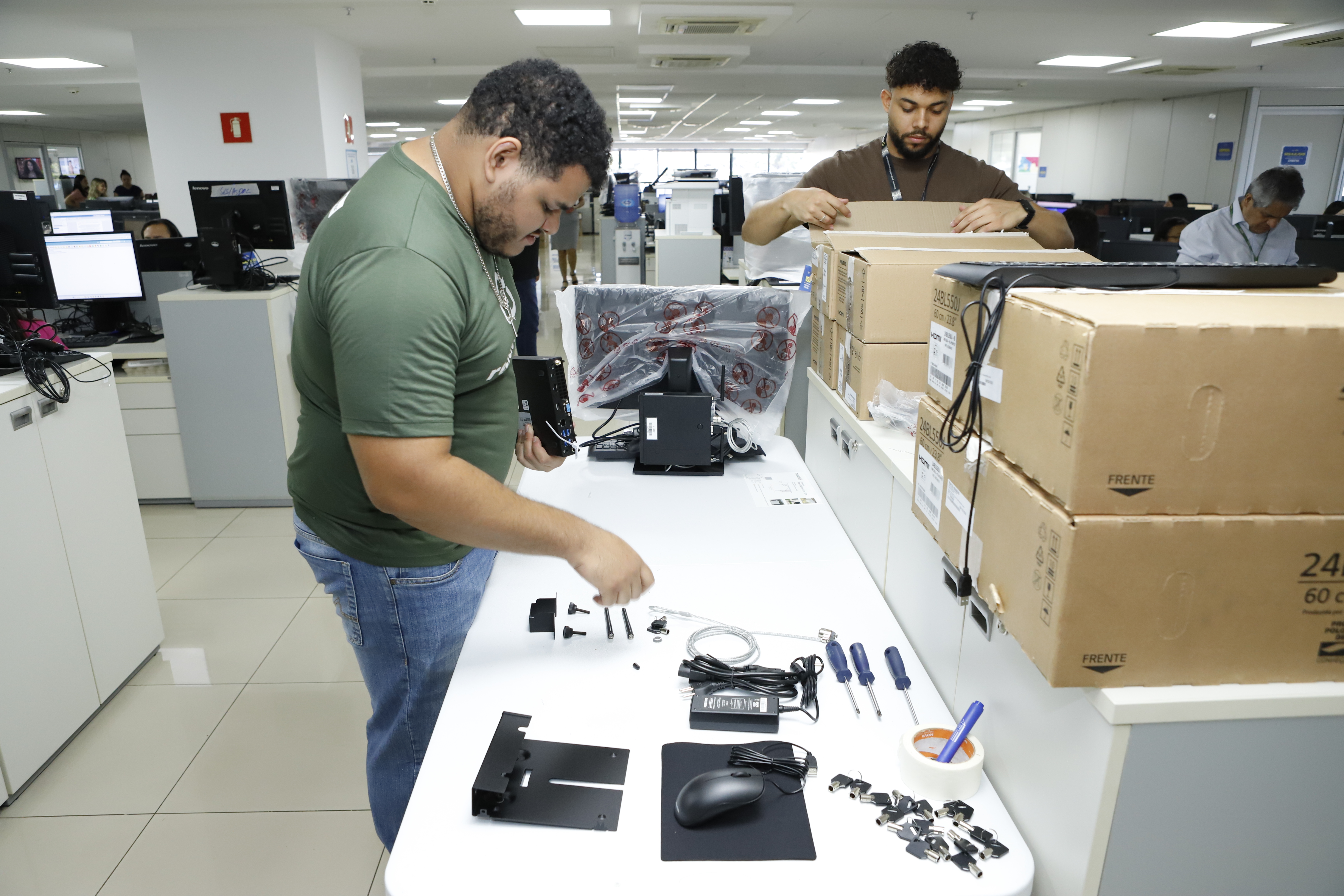 Capa da notícia: Secretaria de Saúde inicia modernização de computadores