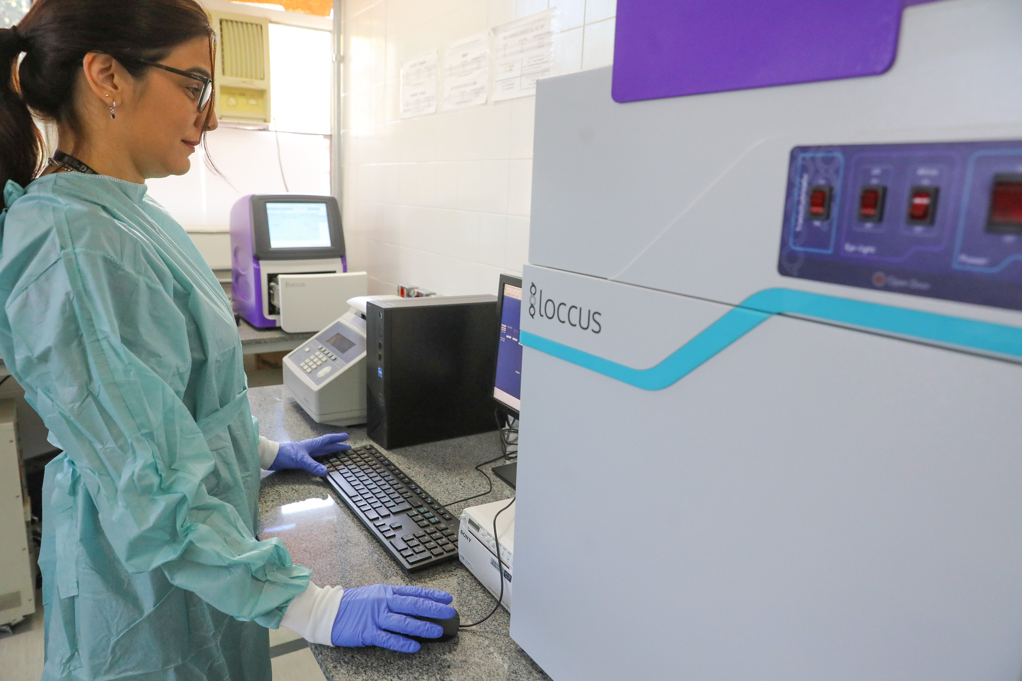 Capa da notícia: Lacen-DF recebe certificações por excelência em exames laboratoriais