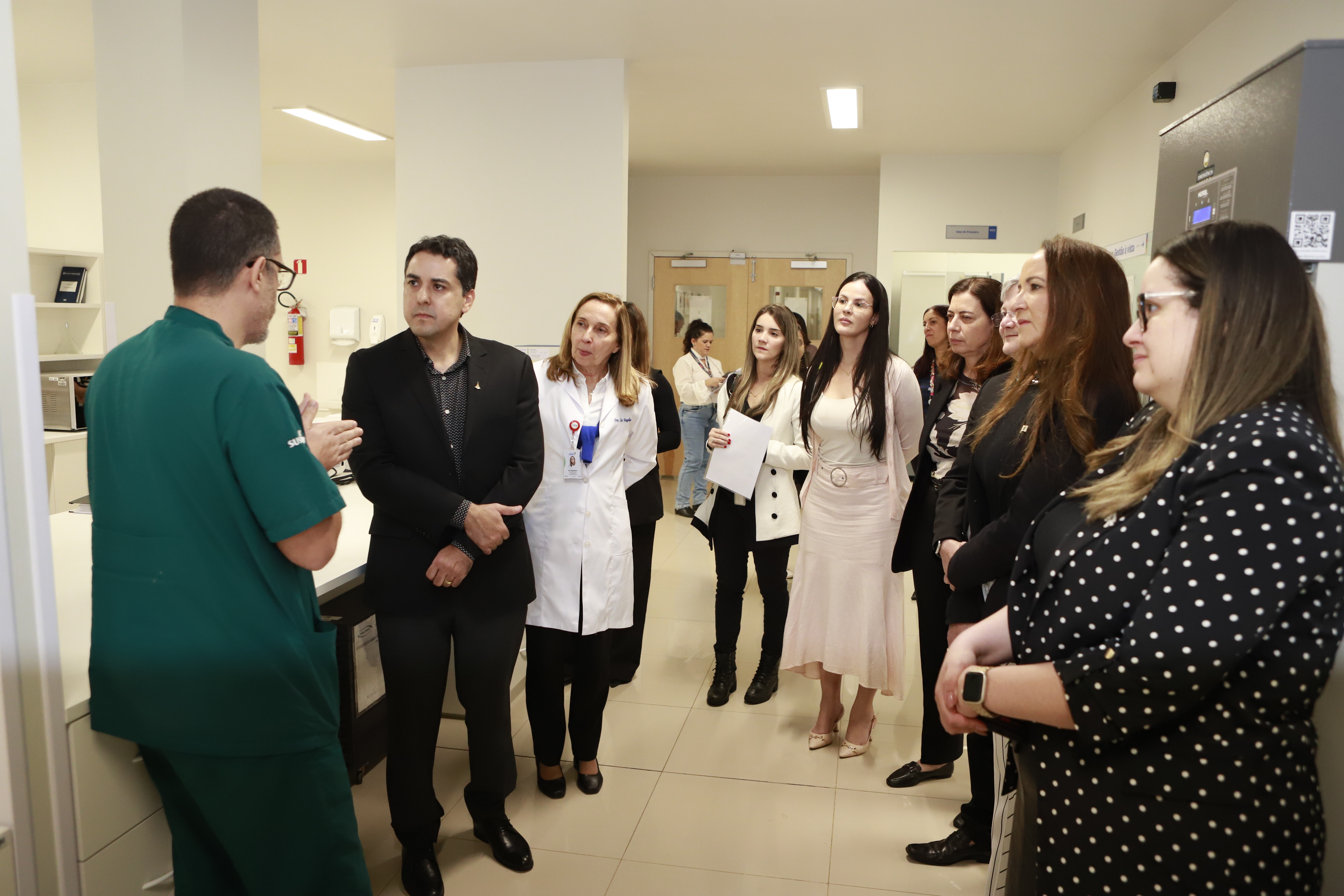 Capa da notícia: Secretário de Saúde faz visita técnica ao Hospital da Criança de Brasília