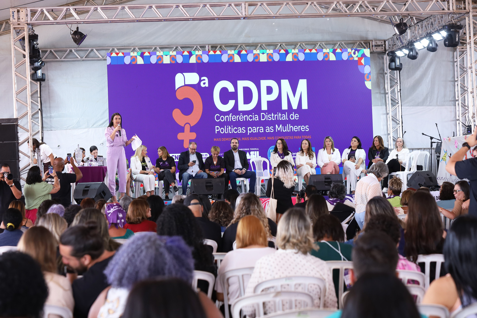 Capa da notícia: Saúde marca presença na 5ª Conferência Distrital de Políticas para Mulheres