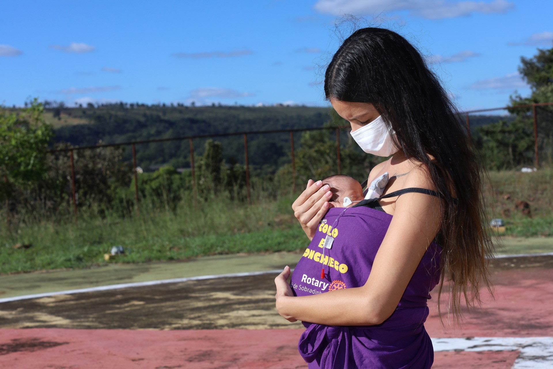 Capa da notícia: Hospital Regional de Sobradinho promove banho de sol para mães e bebês internados