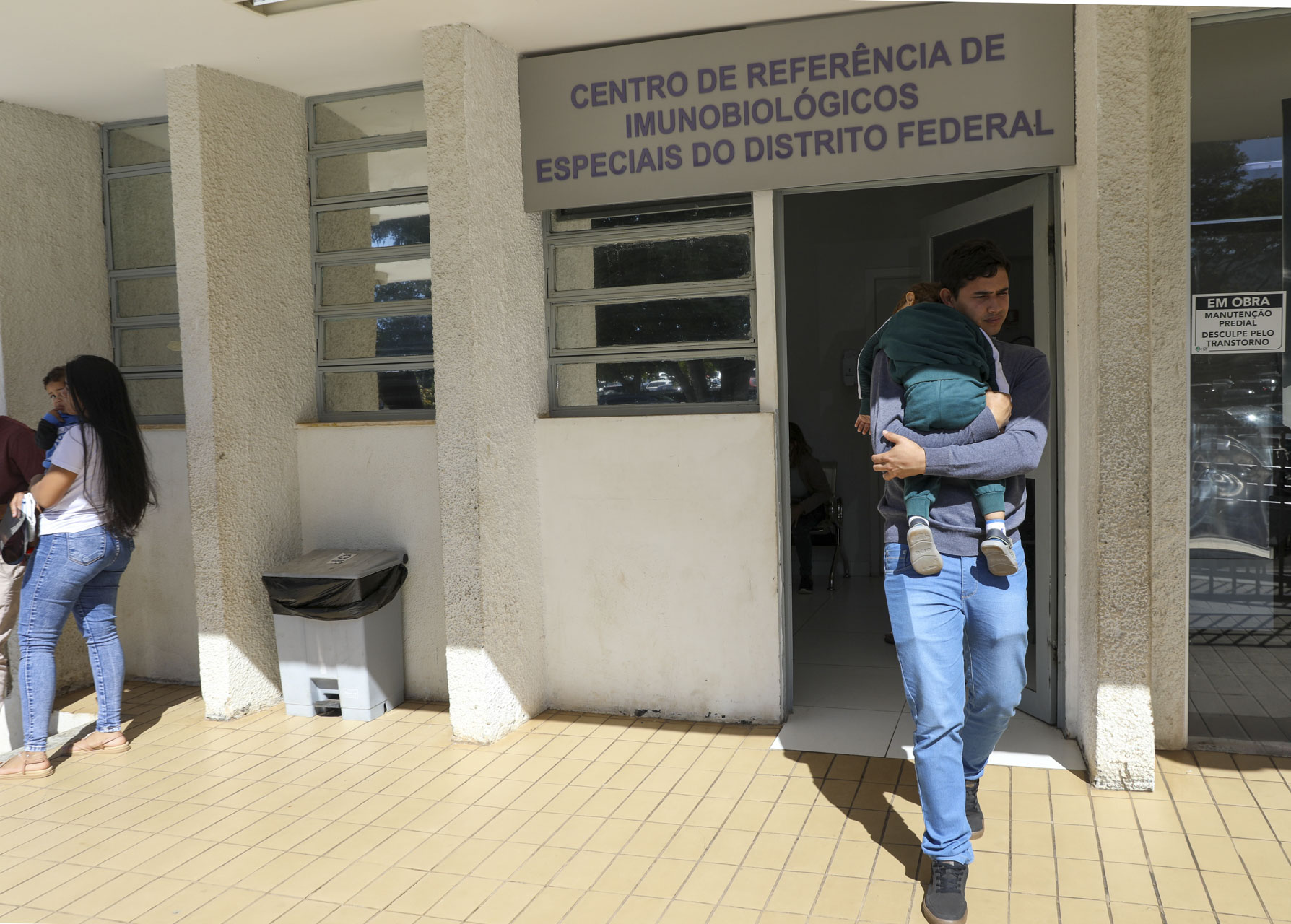 Capa da notícia: Atendimento virtual do Crie, no Hmib, amplia acesso à vacinação no DF