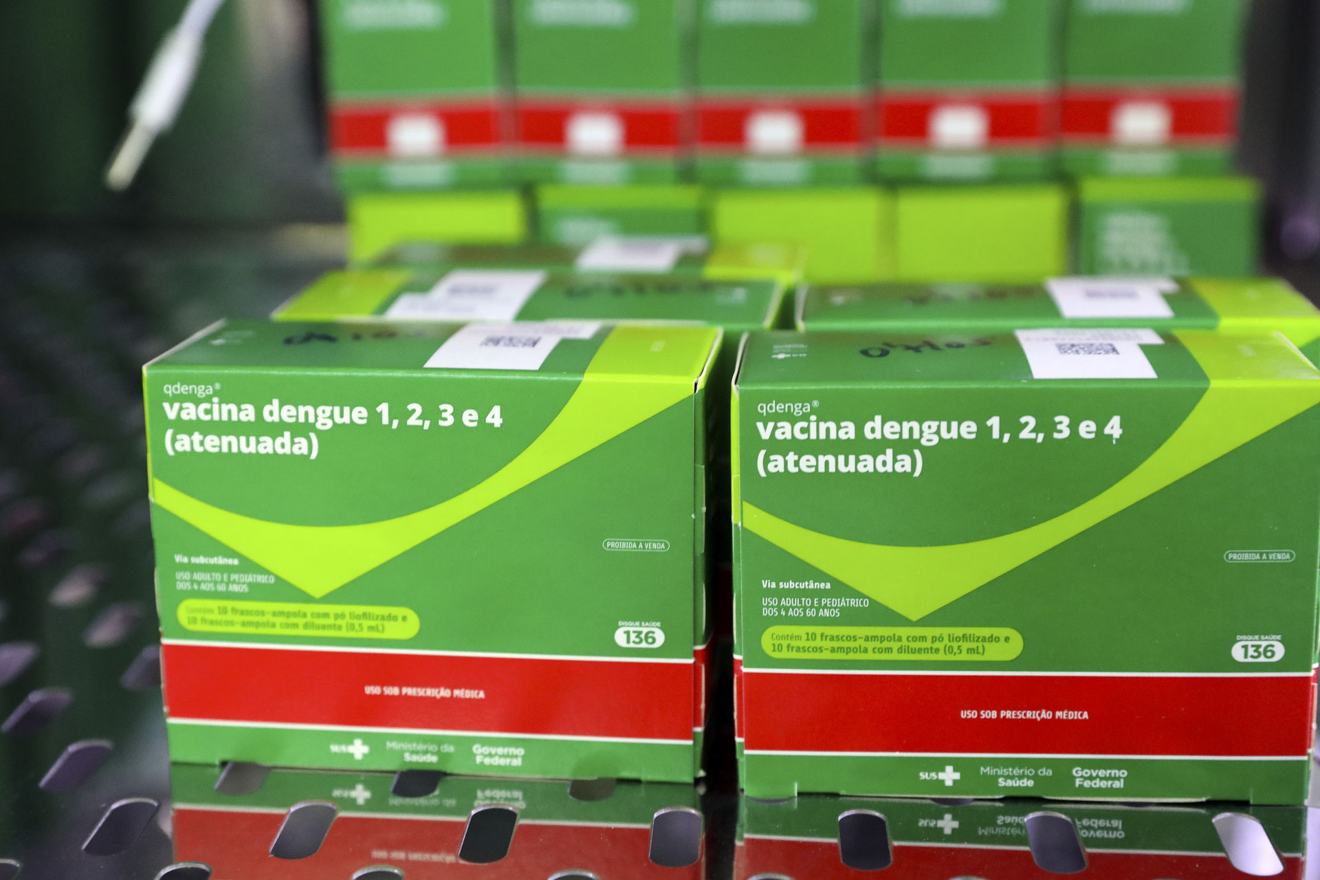 Capa da notícia: Mais de 163 mil crianças e adolescentes já se vacinaram contra a dengue no DF
