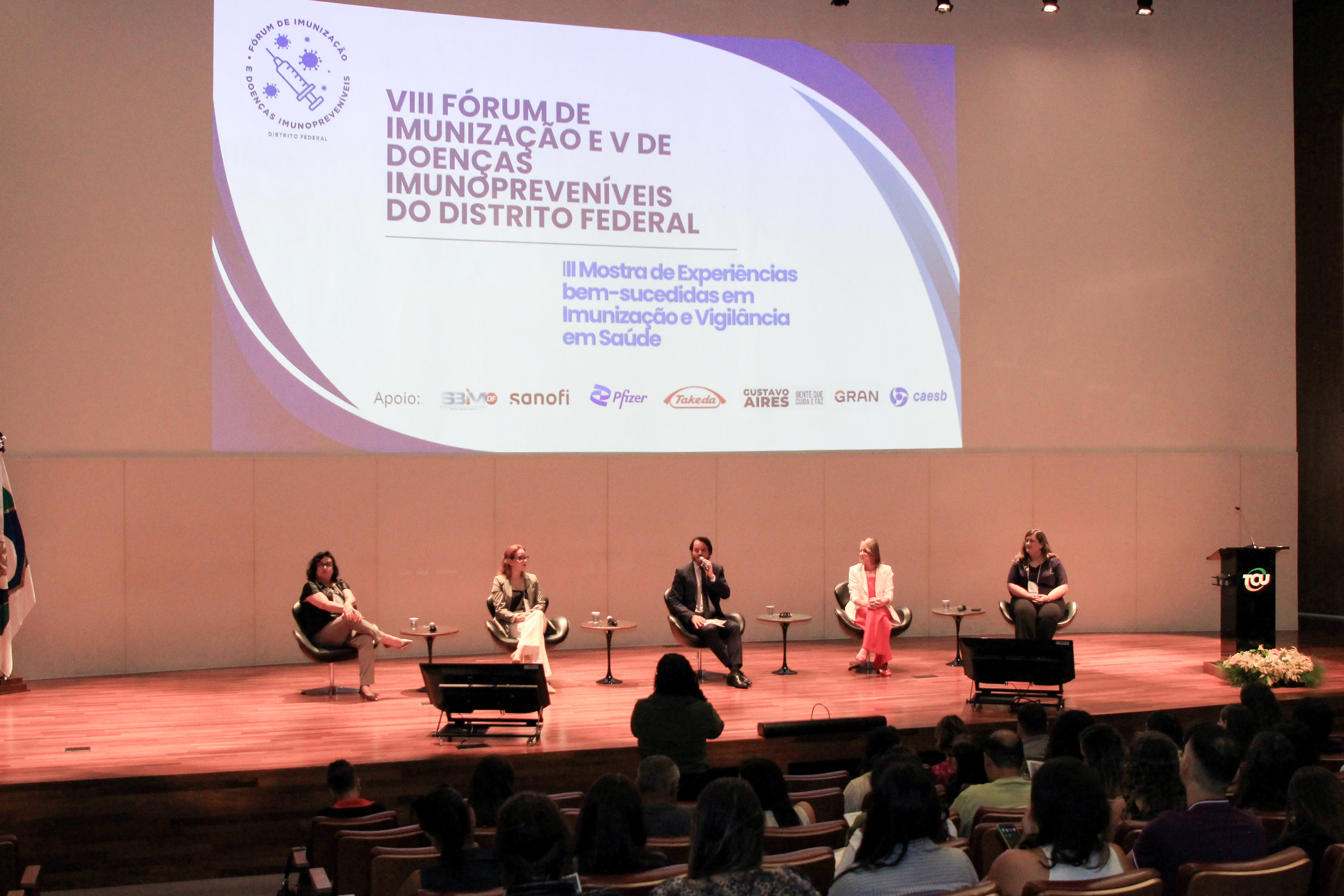 Capa da notícia: Mais de 250 profissionais e acadêmicos da área de saúde debatem vacinação e doenças imunopreveníveis