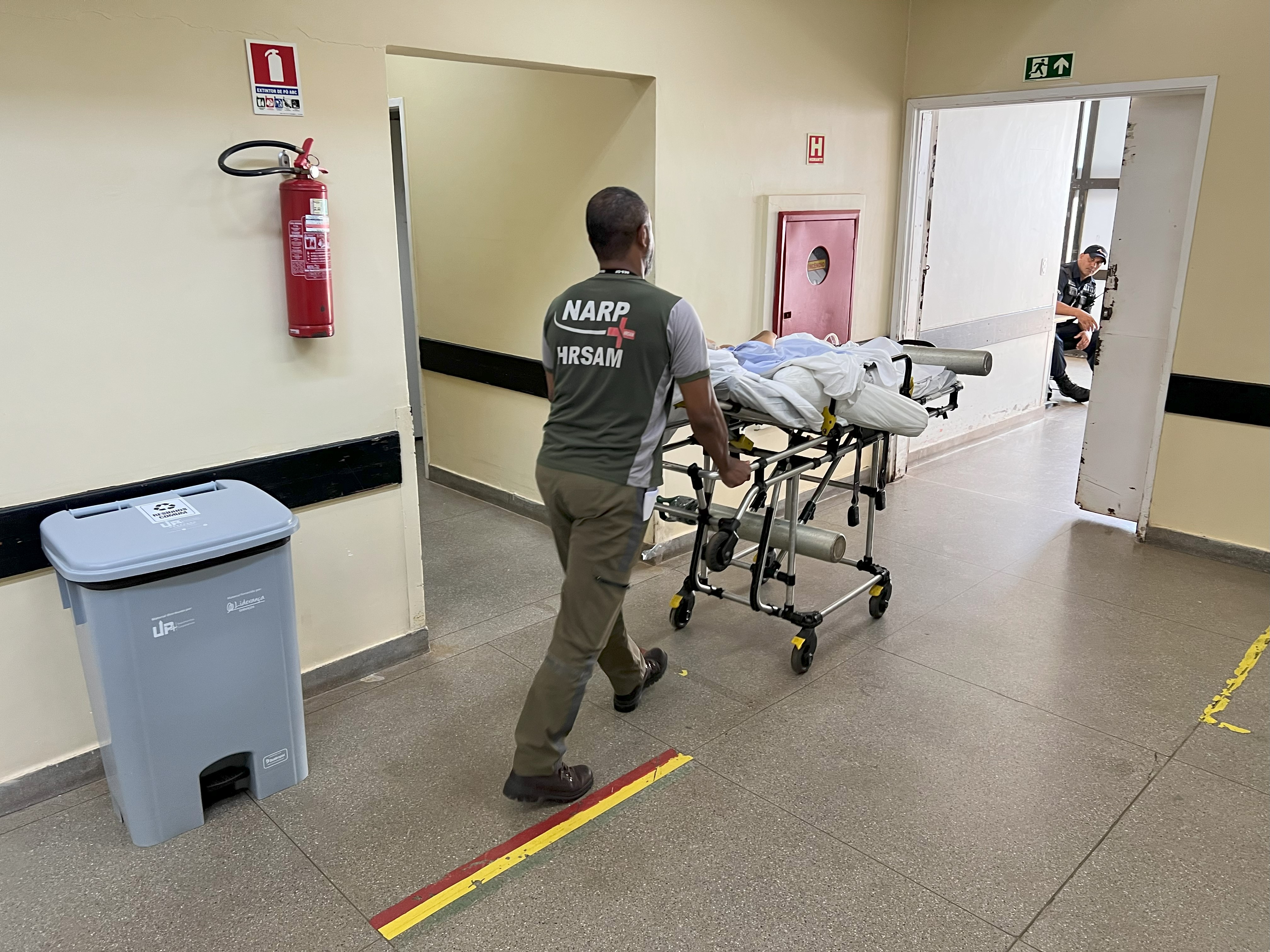 Capa da notícia: Secretaria de Saúde convoca condutores de ambulância e padioleiros para reforçar atendimento na rede pública