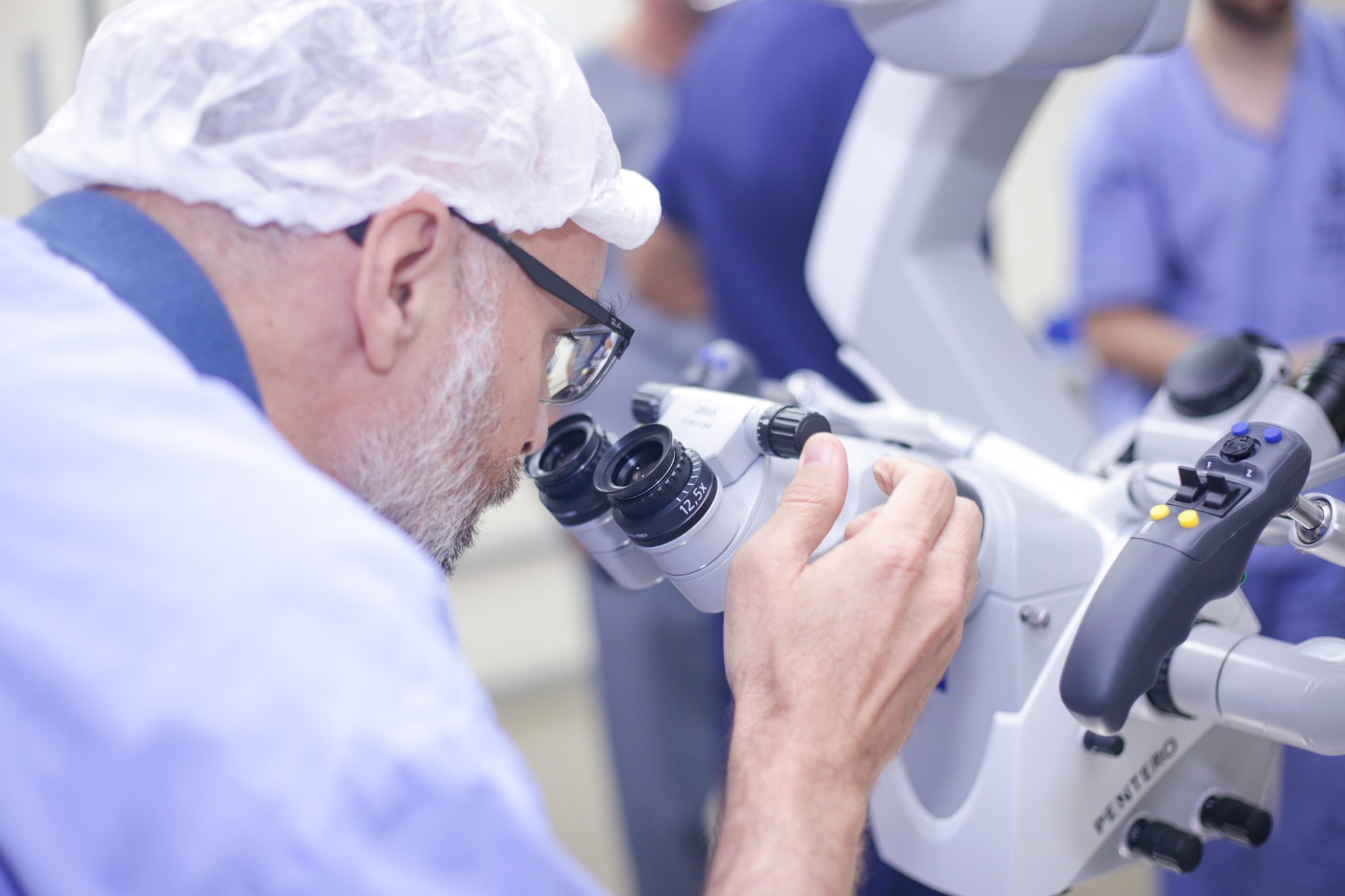 Capa da notícia: Tecnologia avançada para cirurgias mais precisas chega ao Hospital da Região Leste