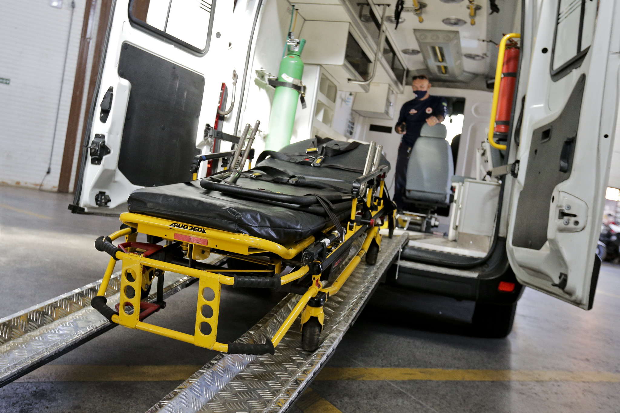 Capa da notícia: SES-DF contrata serviço de UTI Móvel para otimizar transferências de pacientes entre hospitais