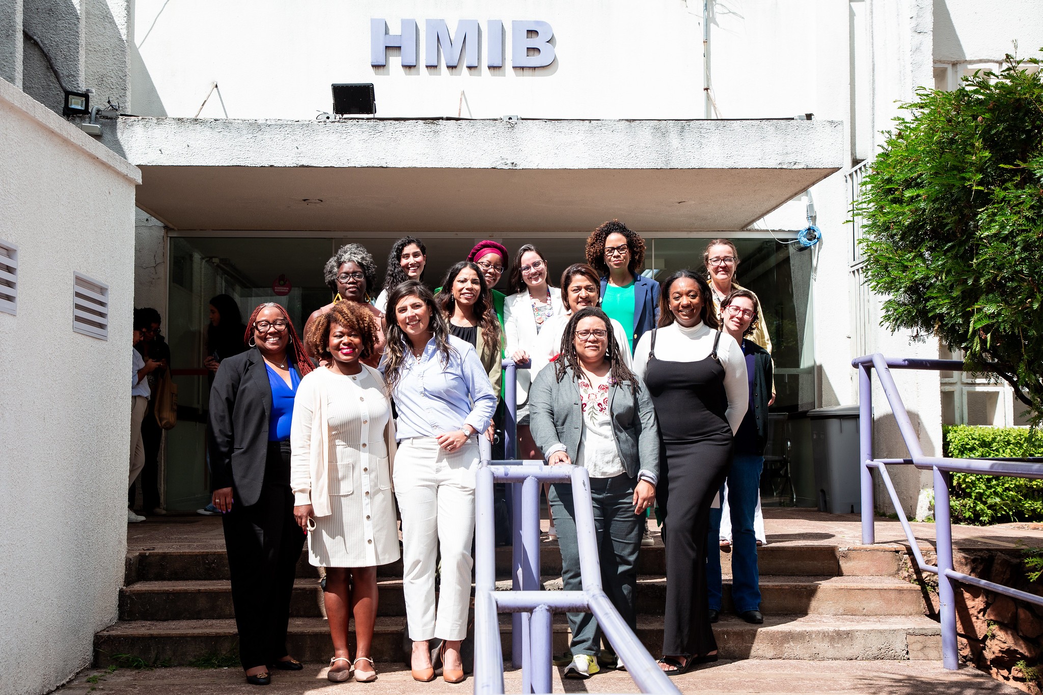 Capa da notícia: Comitiva dos EUA conhece serviços oferecidos para mães e bebês no Hmib
