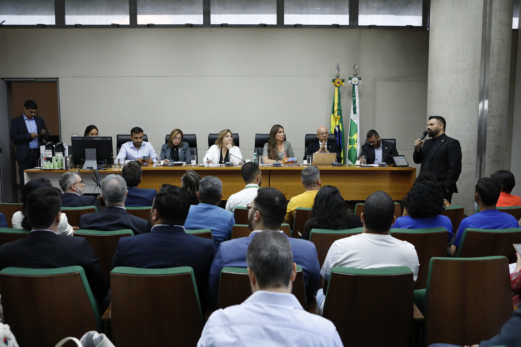 Capa da notícia: Secretaria de Saúde apresenta relatório de atividades quadrimestrais na Câmara Legislativa do DF