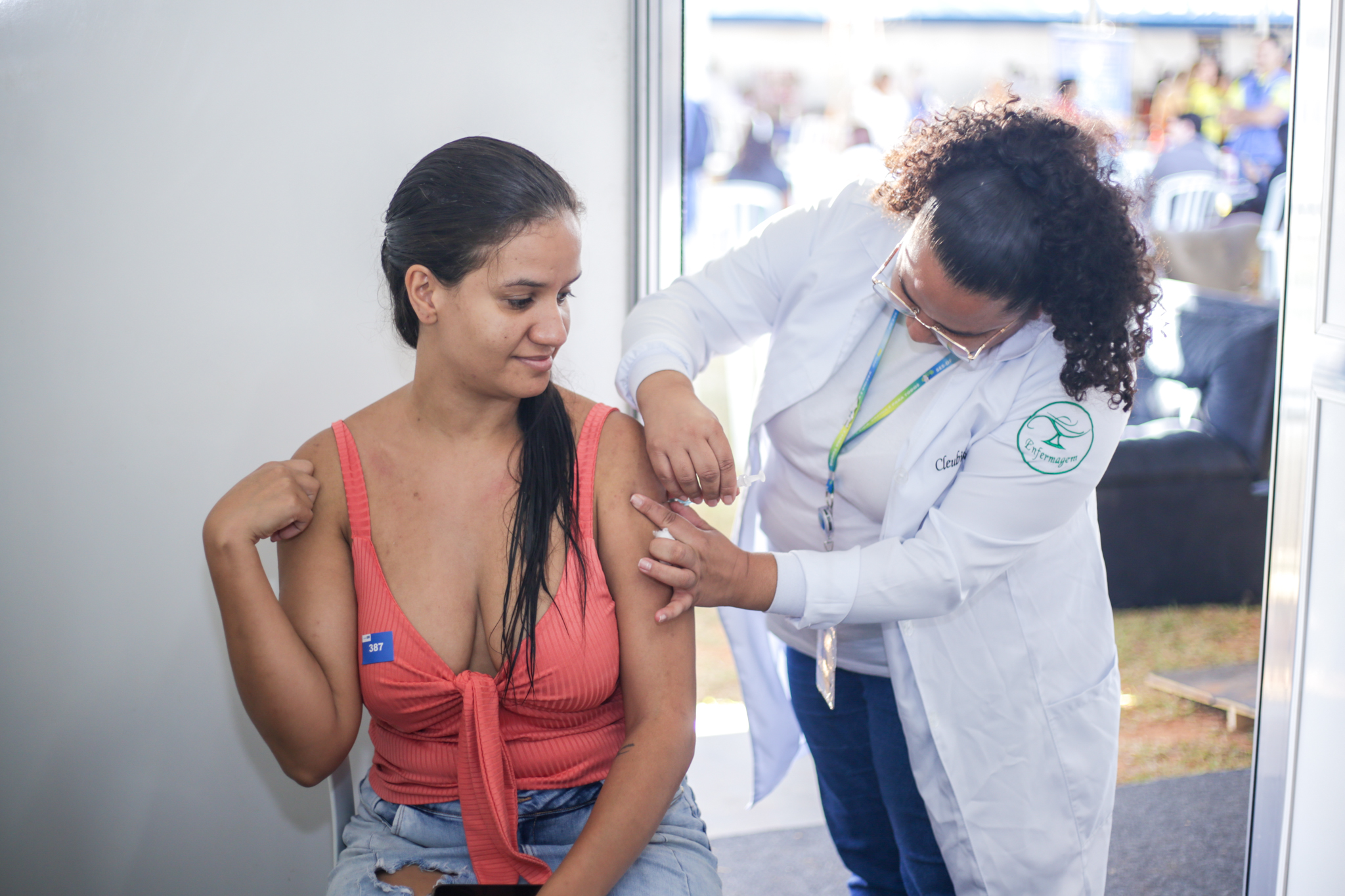 Capa da notícia: Saúde aplica mais de 150 doses de vacinas no GDF Mais Perto do Cidadão em Sobradinho II