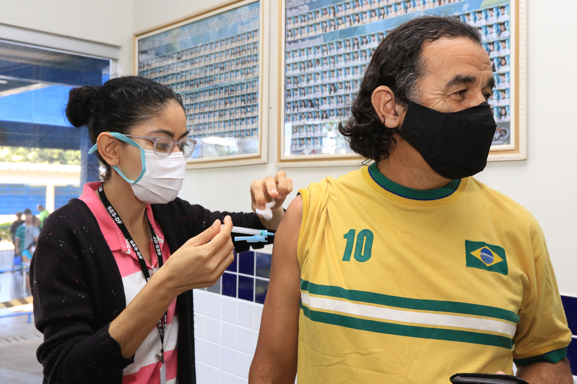 Capa da notícia: Fim de semana tem vacinação e tendas de atendimento a pacientes com dengue