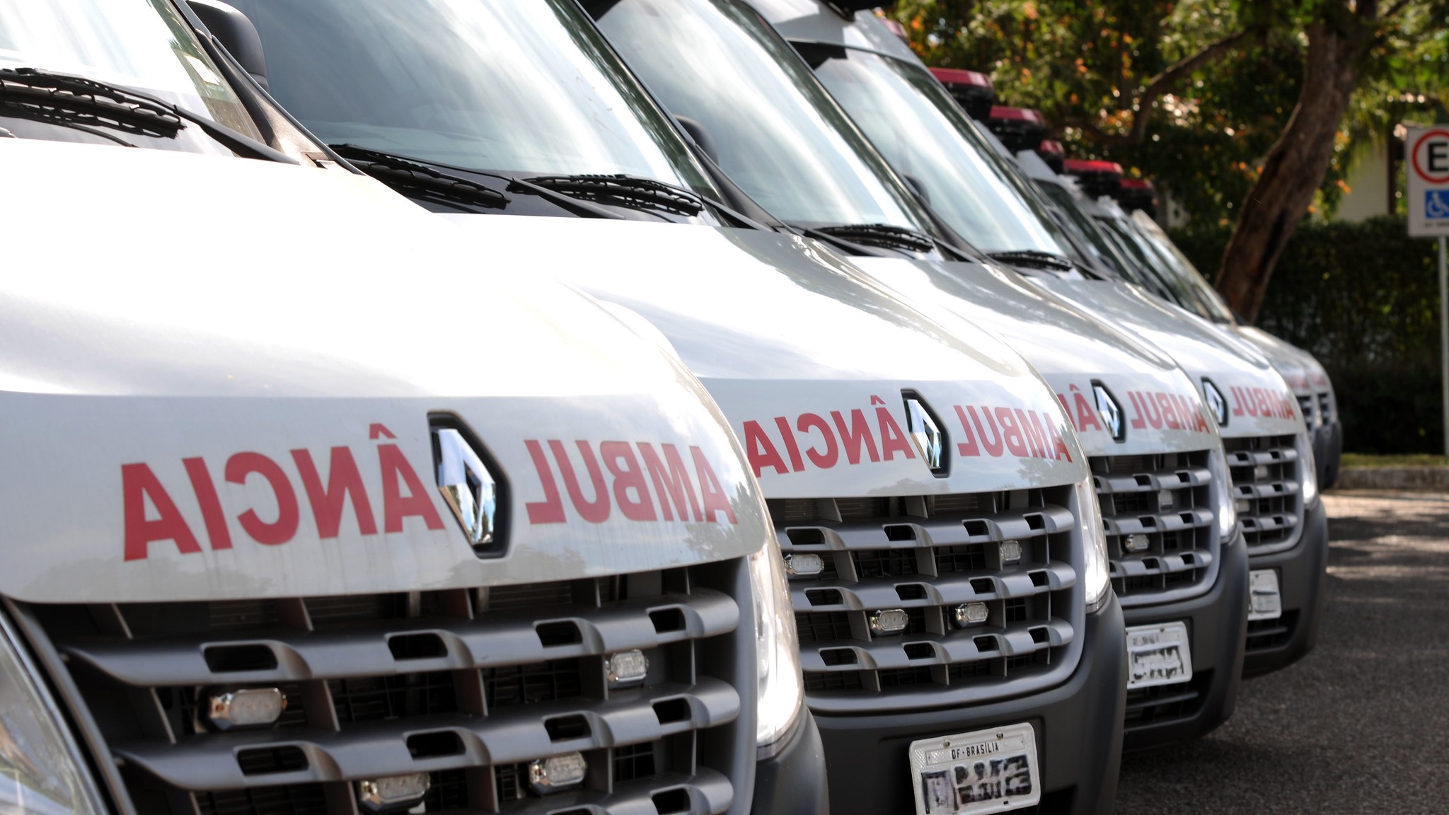 Capa da notícia: Novos candidatos são convocados para cargos de condutor de ambulância e padioleiro