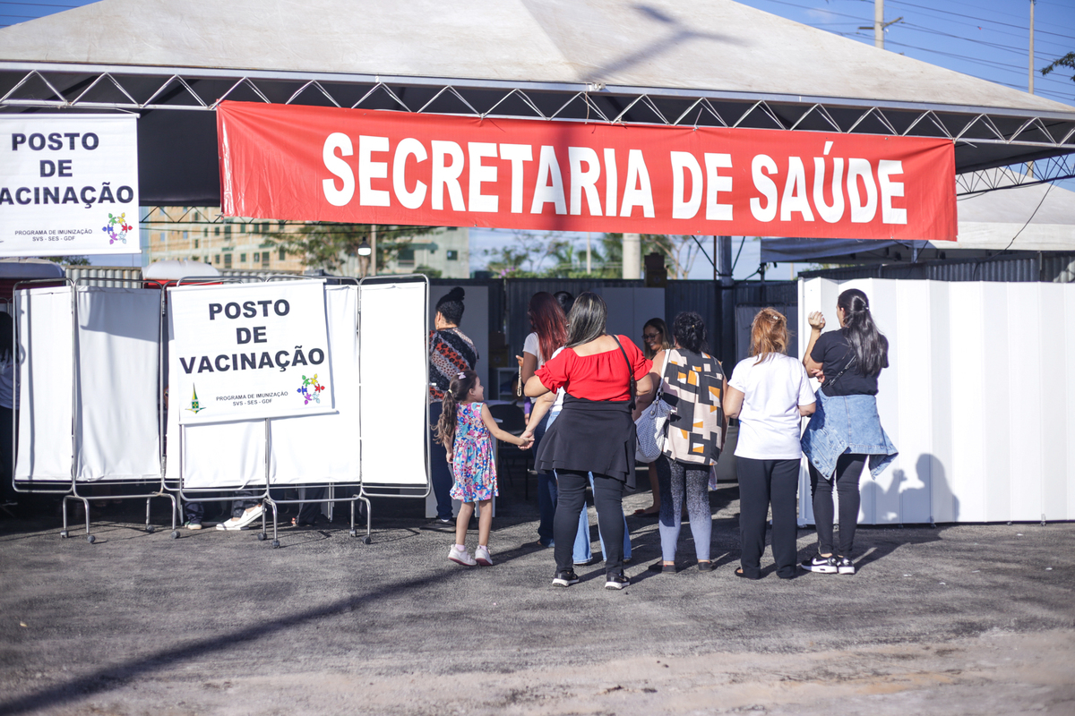 Capa da notícia: Secretaria de Saúde leva vacinação e atendimento para celebração de Pentecostes