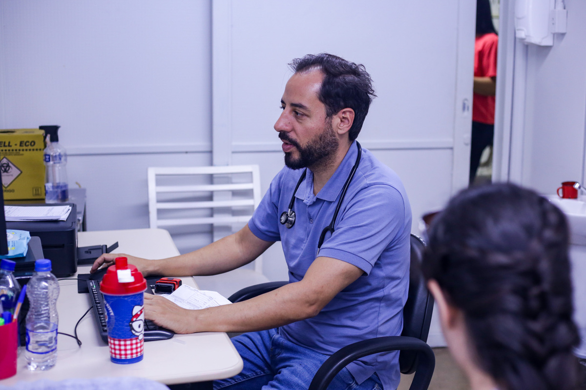 Capa da notícia: SES-DF convoca mais médicos generalistas, condutores de ambulância e padioleiros temporários