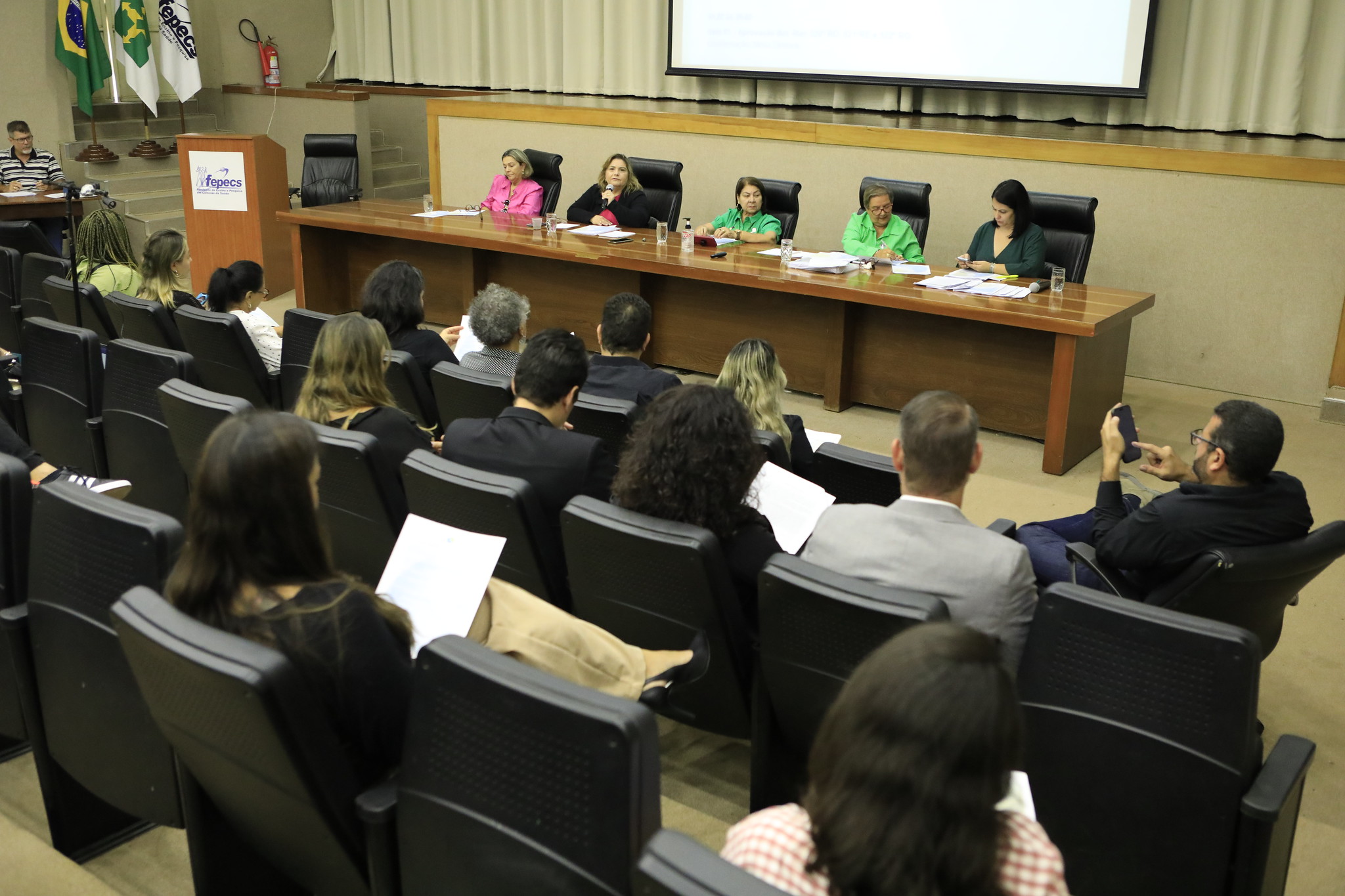 Capa da notícia: Secretaria de Saúde avança com transparência no Conselho de Saúde