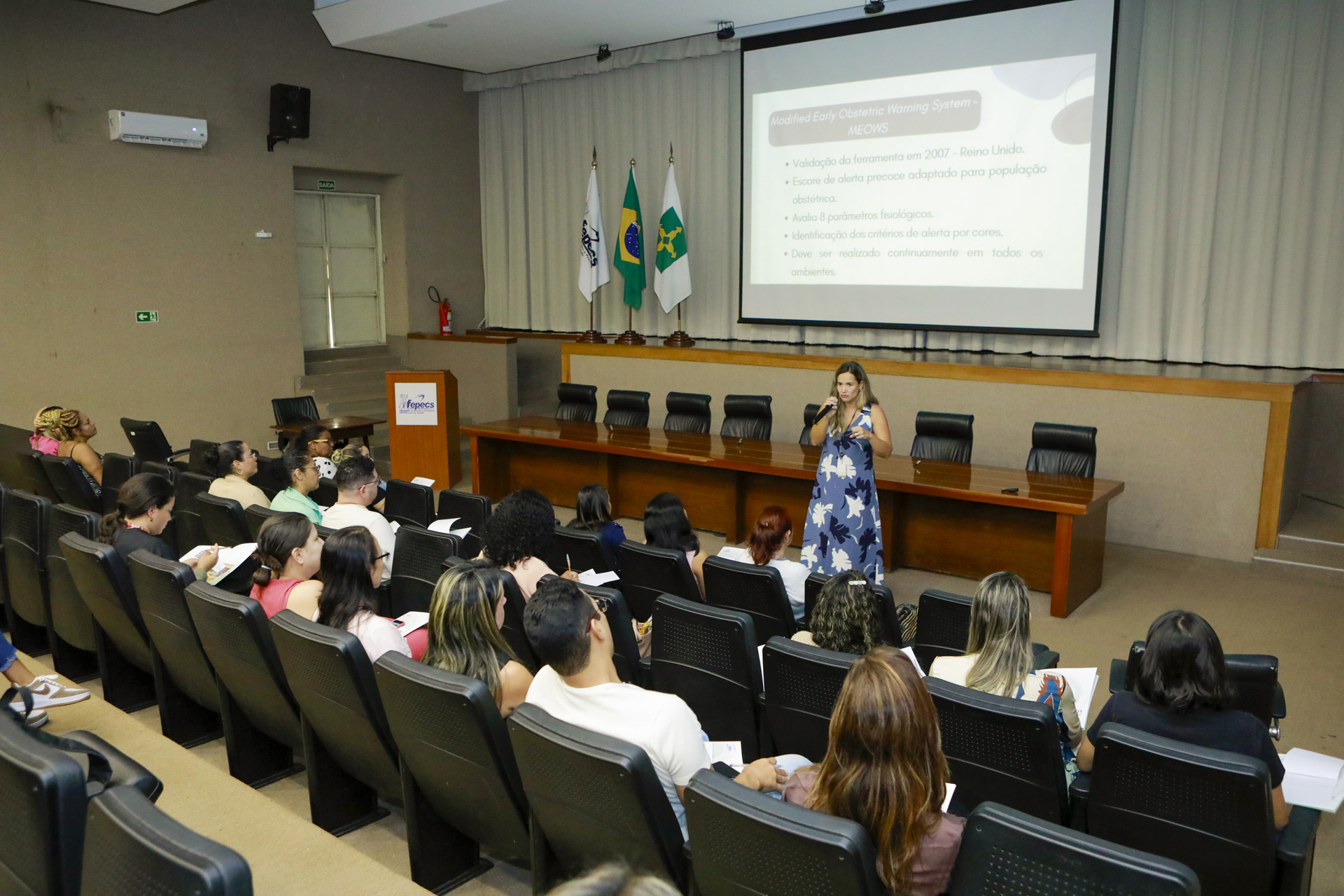 Capa da notícia: Enfermeiros participam de simpósio sobre protocolo de segurança em serviços obstétricos
