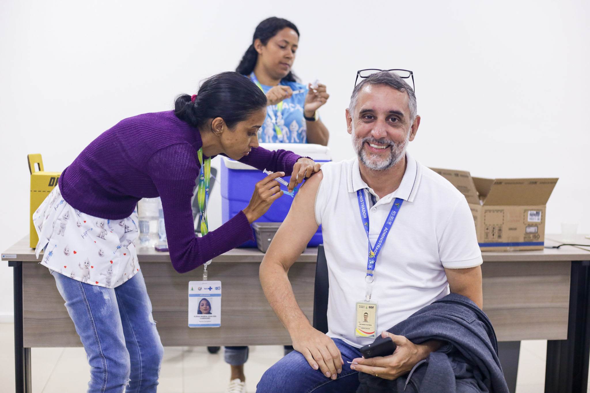 Capa da notícia: DF terá 45 locais de vacinação neste sábado (13)