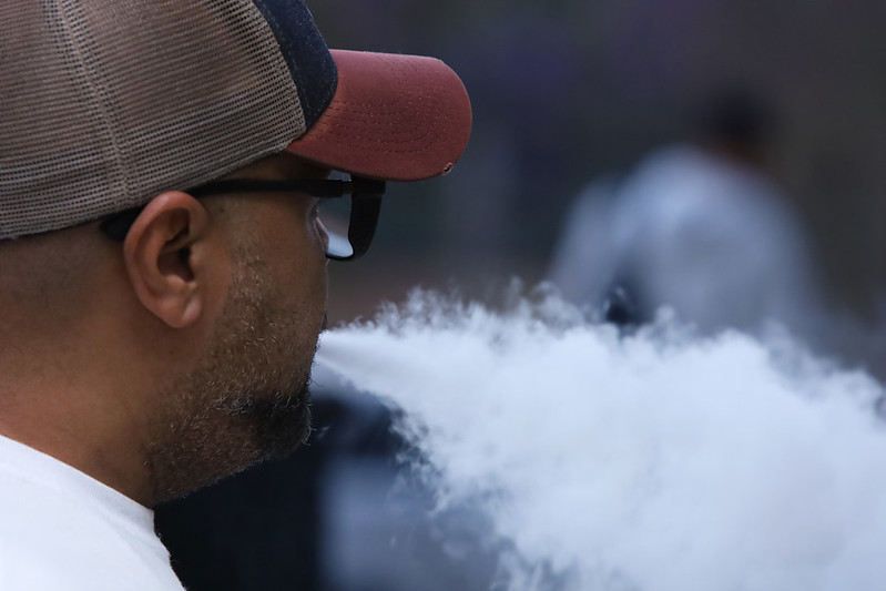 Capa da notícia: Agosto Branco - Mês de conscientização e prevenção do câncer de pulmão alerta a população para os perigos do tabaco