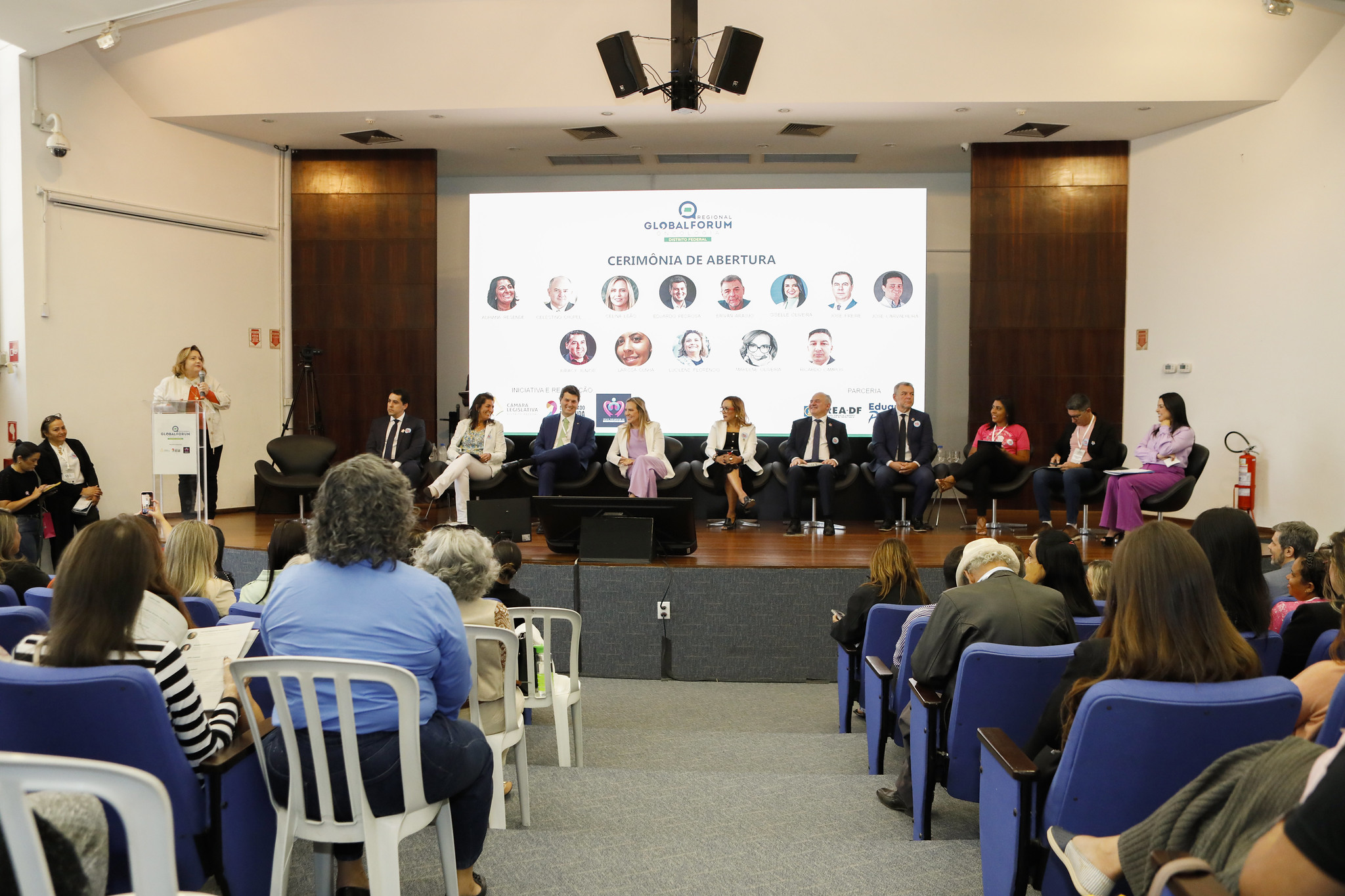 Capa da notícia: Secretária de Saúde marca presença em Fórum Regional de Oncologia