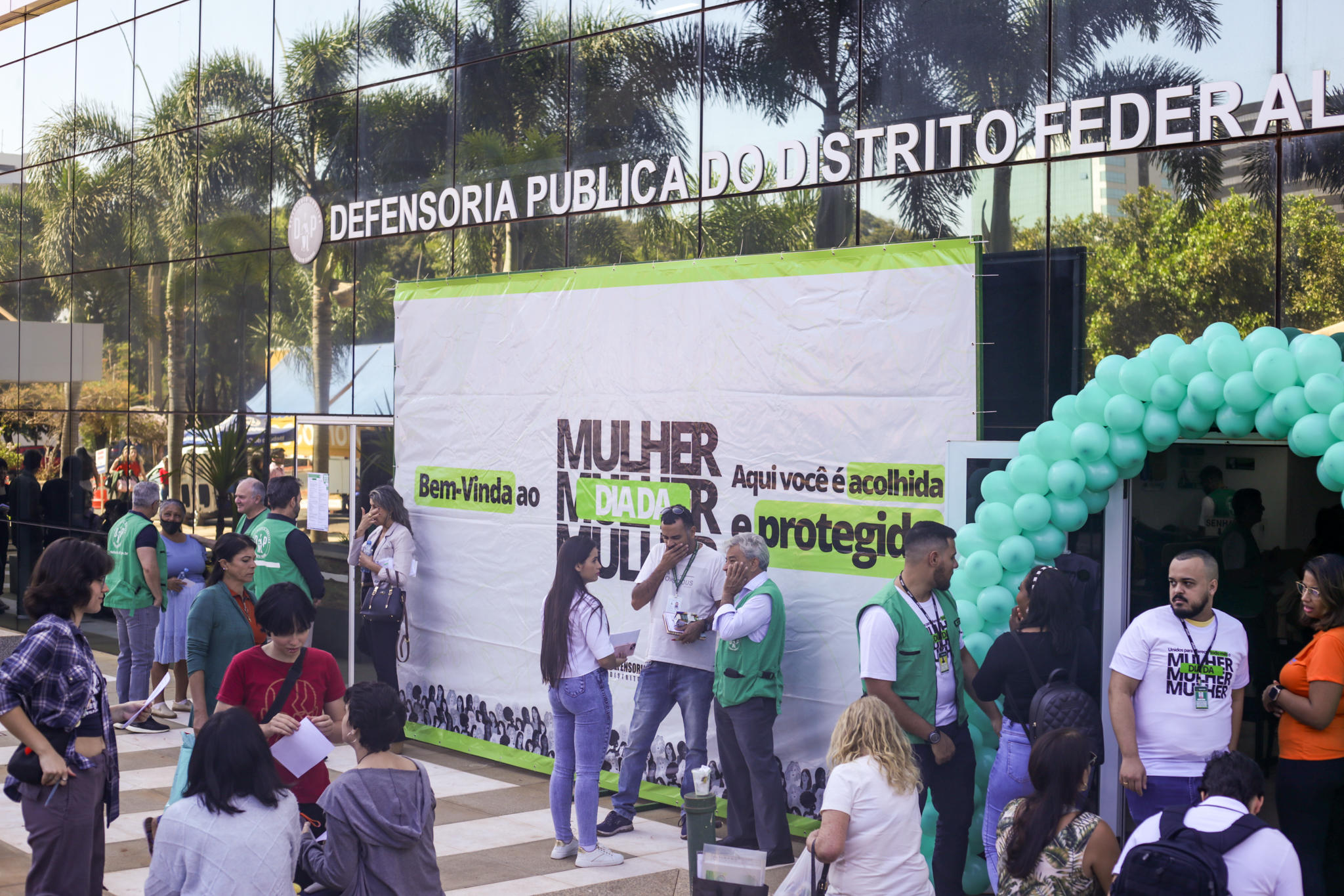 Capa da notícia: Secretaria de Saúde participa de ação de apoio a mulheres