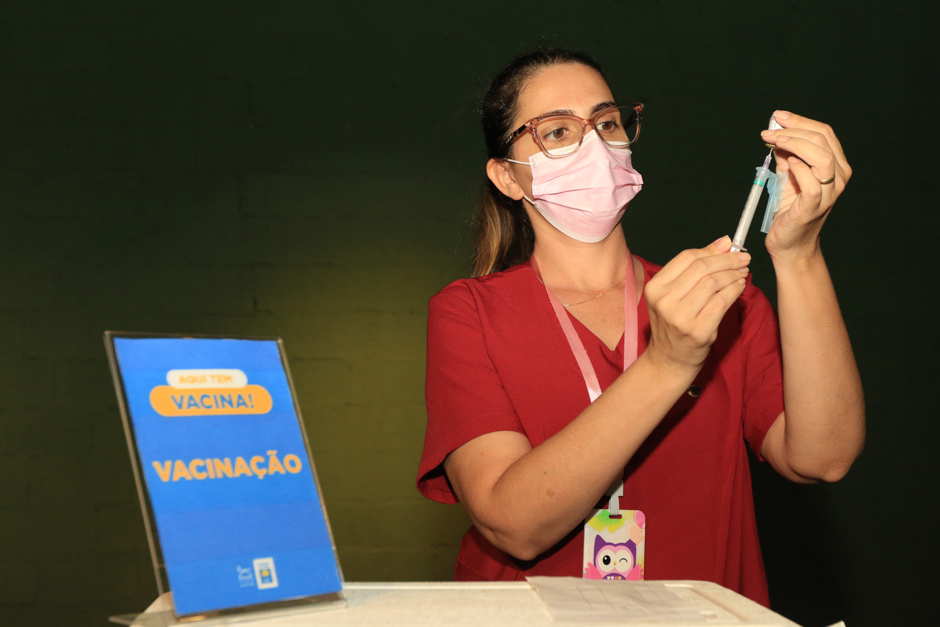 Capa da notícia: Sábado (14) é dia de vacinação com 45 pontos de atendimento